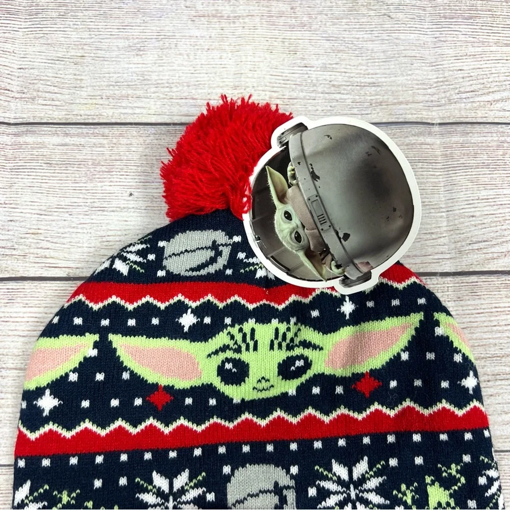 Star Wars Mandalorian Baby Yoda Grogu Holiday Knit Beanie Hat NWT Christmas